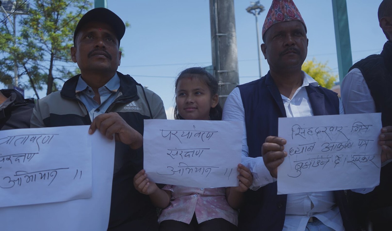 अभियानकर्मीको प्रश्न- जनताका लागि सिंहदरबारको ढोका किन बन्द ?
